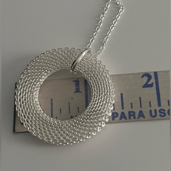 925 Mesh Circle Necklace - Picture 7 of 7